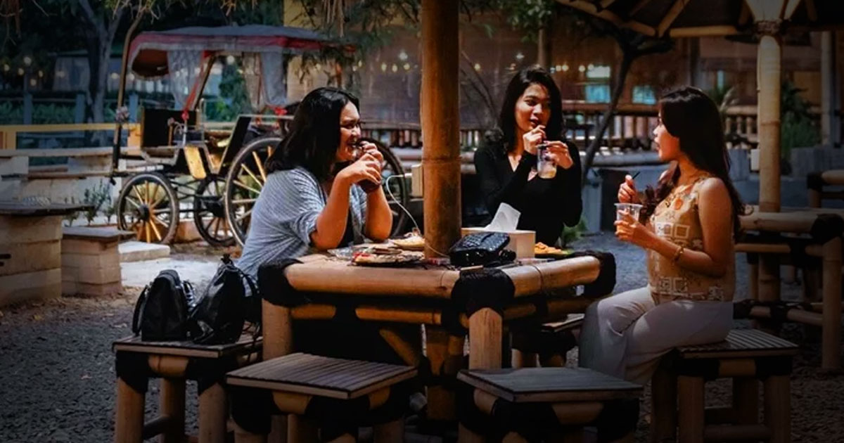 Bukan Cuma Kopi, Ini Tempat Nongkrong yang Punya Makanan Enak dan Suasana Bikin Betah