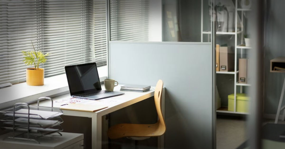 Perlengkapan Kantor Minimalis yang Wajib Punya Kalau Kerja Remote atau WFH